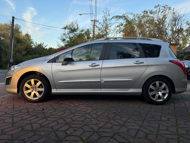 Peugeot 308 1.6i 1.MAJITEL ČR GARÁŽOVÁNO - fotka 25 z 26