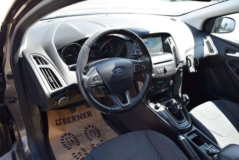 Ford Focus (2018) 2.0TDCI 110kw TITANIUM TAŽ KAM - fotka 22 z 44