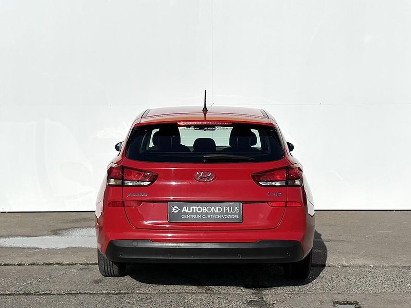 Hyundai i30 1.4 CVVT 73kW Start - fotka 9 z 18
