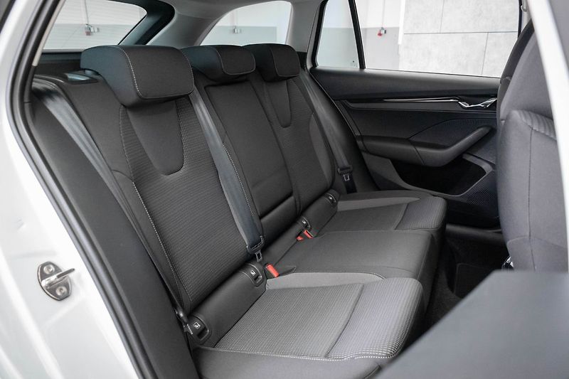 Škoda Octavia 2.0TDI*110kW DSG*BLIS*ACC*DPH* - fotka 12 z 35
