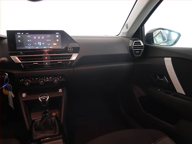 Citroën C4 (2022) Feel 1.2 PureTech, ČR,1.maj - fotka 8 z 15