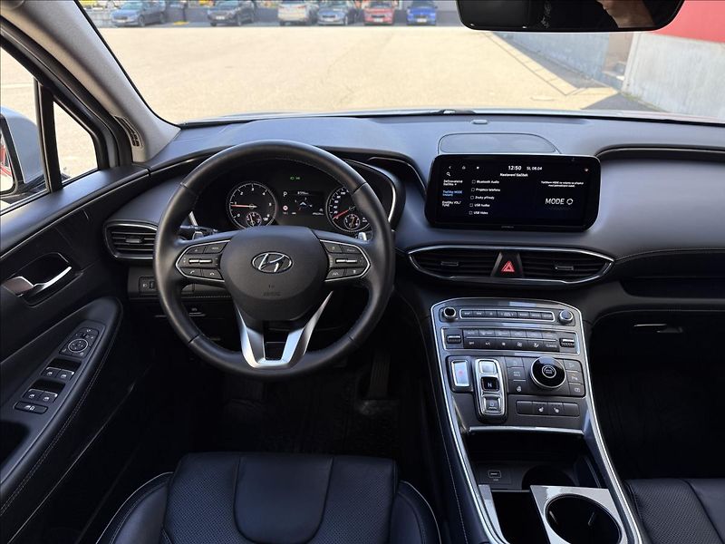 Hyundai Santa Fe 2,2 CRDi 142 kW Smart DPH CZ - fotka 22 z 30