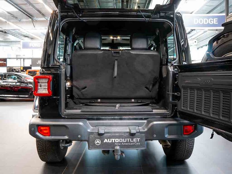 Jeep Wrangler (2021) 2.0 Sahara Overland - fotka 7 z 36