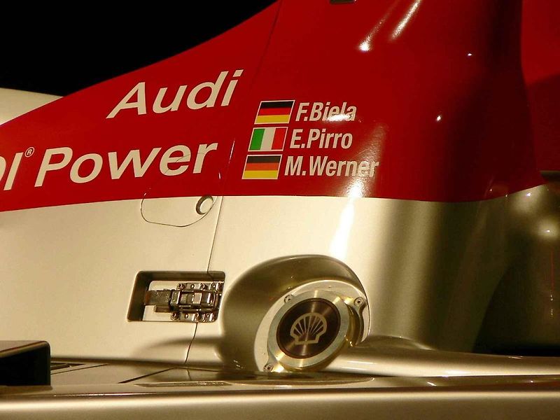 Závod v roce 2006 znamenal první vítězství v Le Mans pro sportovní vůz s naftovým motorem , kterým bylo Audi R10 TDI.