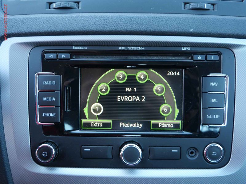 Škoda Octavia (2011) 1.6TDi, Elegance - fotka 17 z 23