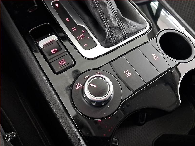 Volkswagen Touareg (2012) 3.0 TDI, 4X4, Automat - fotka 16 z 21
