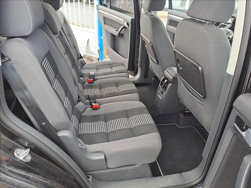 Volkswagen Touran 1,9 TDI KLIMA,TEMPOMAT - fotka 7 z 13
