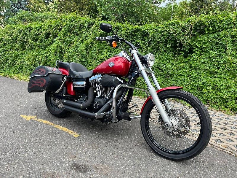 Harley-Davidson FXDWGI Dyna Wide Glide (2010) - fotka 1 z 13