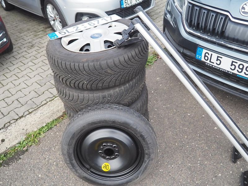 Ford S-MAX (2010) 2.0 TDCI, 120 kW, 7 míst - fotka 36 z 37