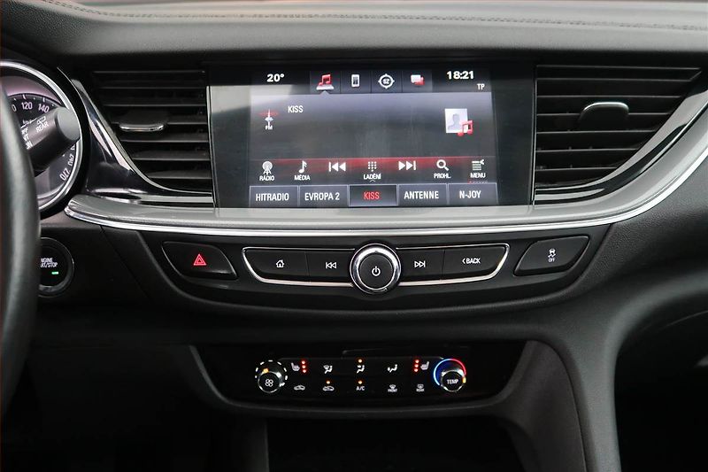 Opel Insignia (2017) 2.0 CDTI, Tempomat - fotka 12 z 21