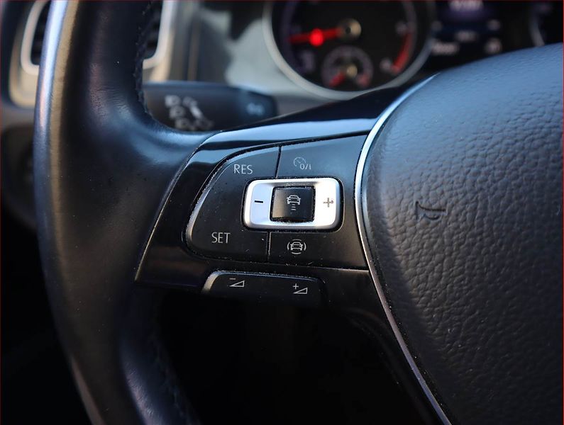 Volkswagen Golf (2018) 1.6 TDI, Automat, Serv.kniha - fotka 20 z 21