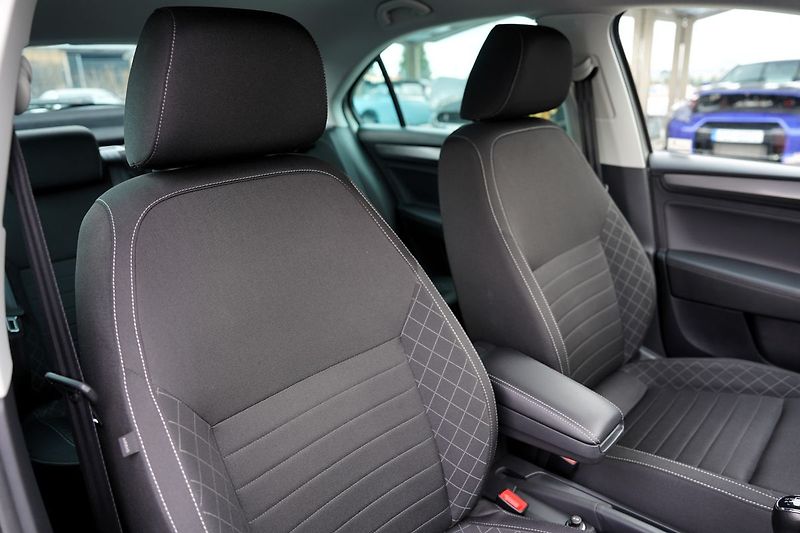 Škoda Rapid 1.0 TSI  Style, manuál, ČR - fotka 28 z 39