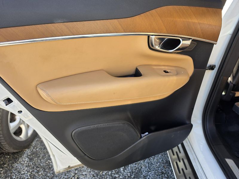 Volvo XC90 2.0D 7 míst TZ  - fotka 10 z 20