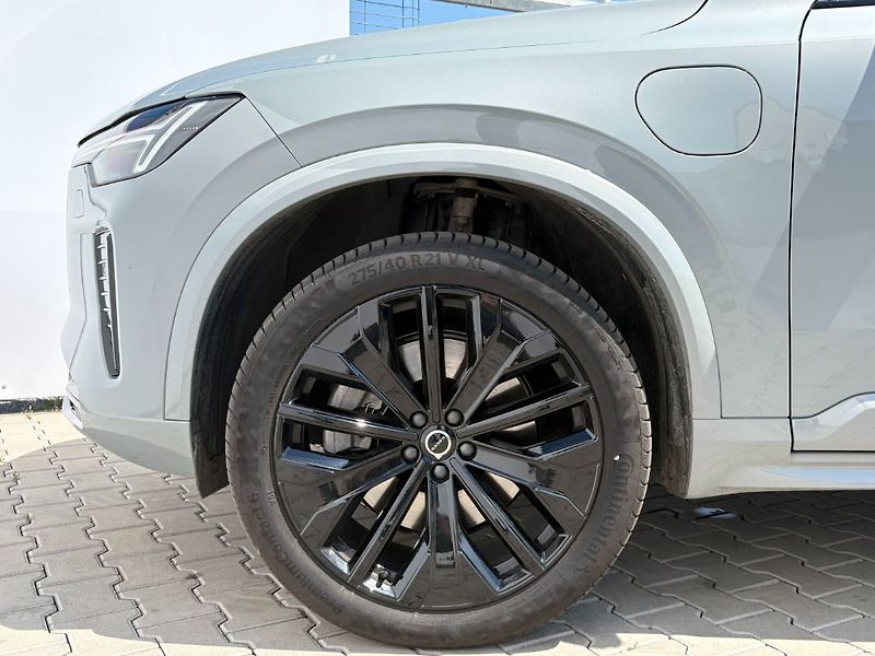 Volvo XC90 Plus Black Edition T8 AWD 335k - fotka 26 z 27