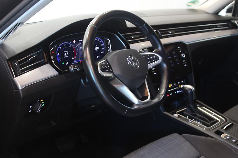 Volkswagen Passat (2021) 2.0TDI DSG Display LED - fotka 15 z 36