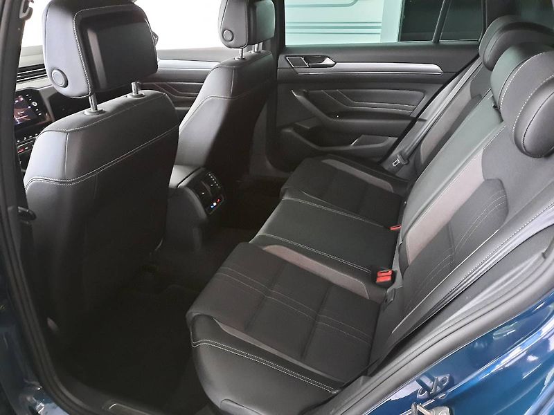 Volkswagen Passat (2023) 2.0 TDI 4Motion (147kW/200k) D - fotka 8 z 26