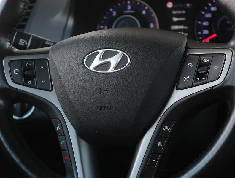 Hyundai i40 (2015) Premium 1.7 CRDi, Serv.kniha - fotka 21 z 21