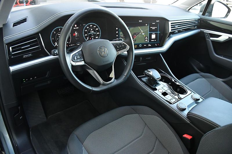 Volkswagen Touareg 3.0TDI 2.SADA KOL ČR - fotka 9 z 54