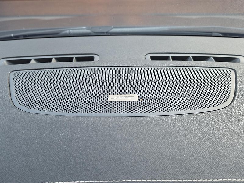 Renault Laguna 2.0dCi 131kW INITIALE*PANORAMA - fotka 21 z 58