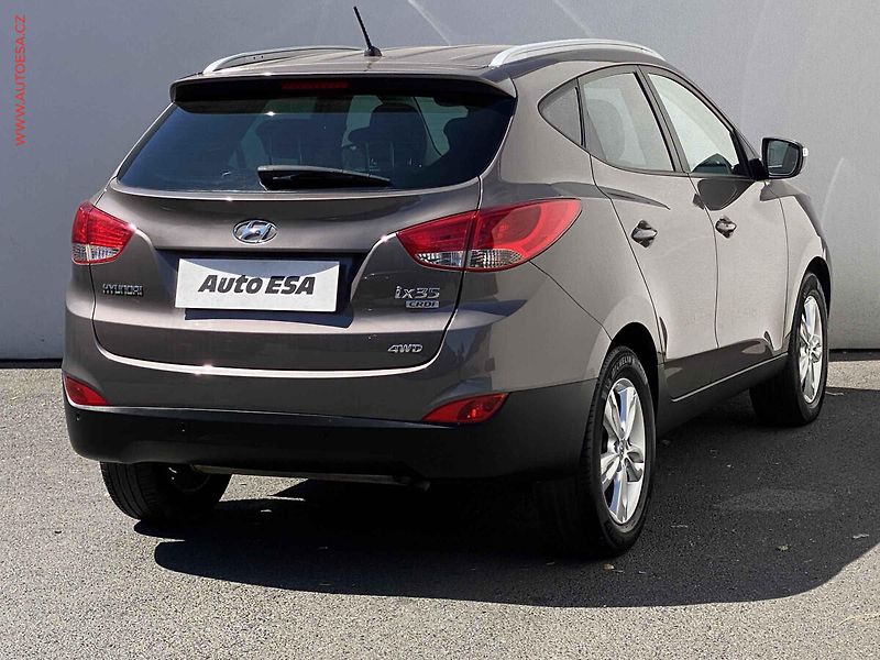 Hyundai ix35 (2012) 2.0 CRDi 4x4, Výhřev sed, - fotka 4 z 16