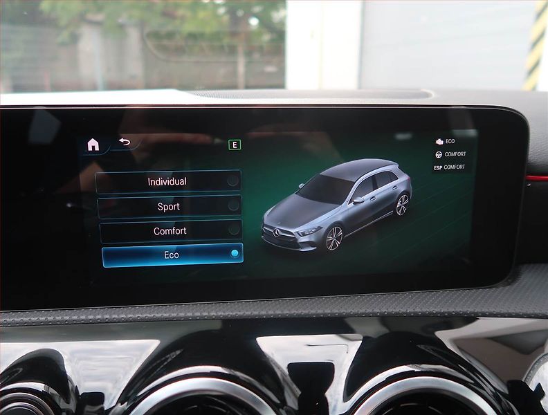 Mercedes-Benz Třídy A (2021) A 180 - fotka 25 z 26