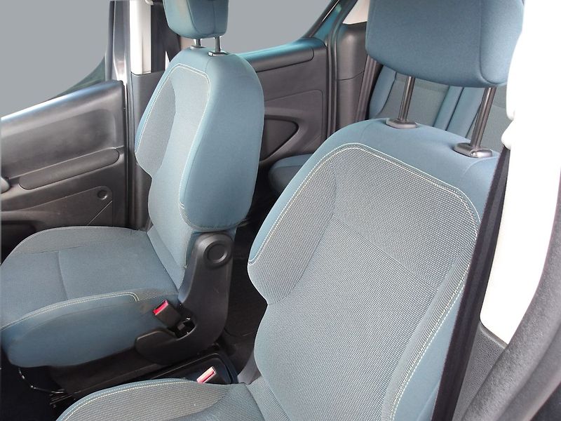 Peugeot Partner Tepee 1,6HDi TEPEE ČR 1.MAJITEL ! - fotka 23 z 32