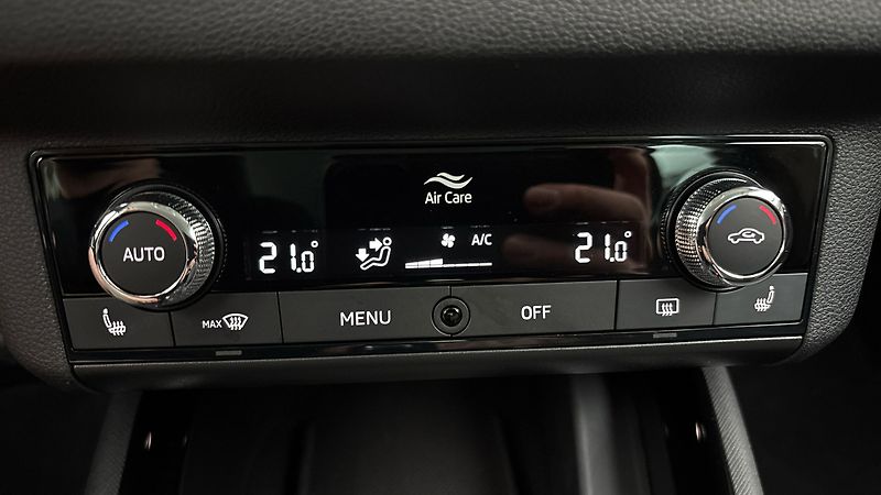 Škoda Scala 1.0 TSI DSG Style - fotka 13 z 28