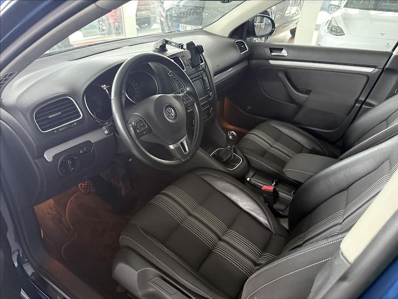 Volkswagen Golf 1,2   TSI 77kW,MATCH,SERVISKA - fotka 7 z 21