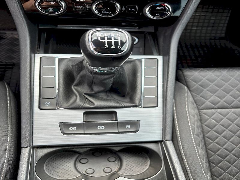 Škoda Superb (2022) GRT AMB TS 110/1.5 M6F - fotka 13 z 42