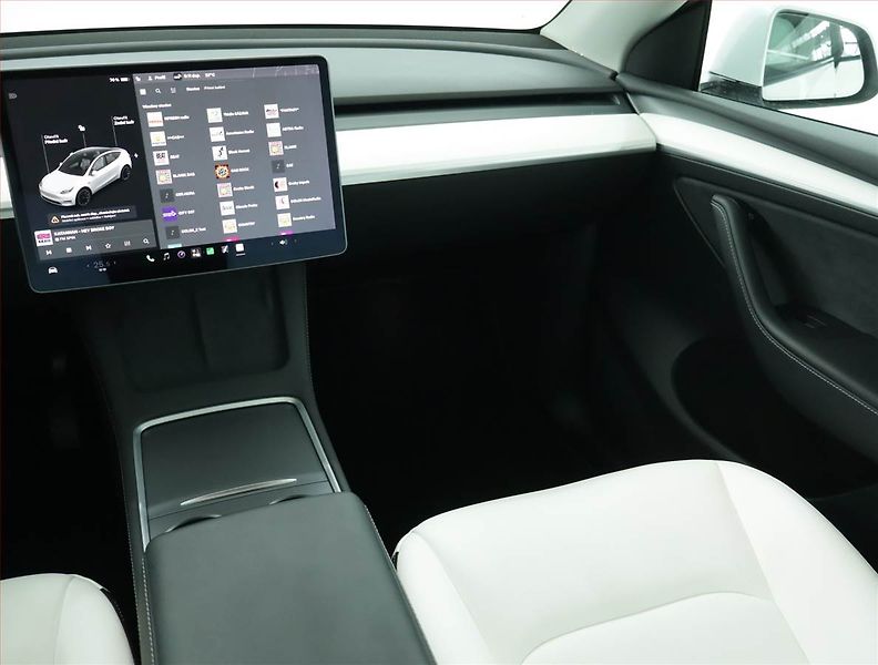 Tesla Model Y (2021) Long Range AWD 75kWh, SoH 95% - fotka 8 z 23