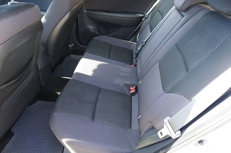Hyundai i30 (2012) 1,6C W  CRDI NOVÉ V ČR - fotka 11 z 34