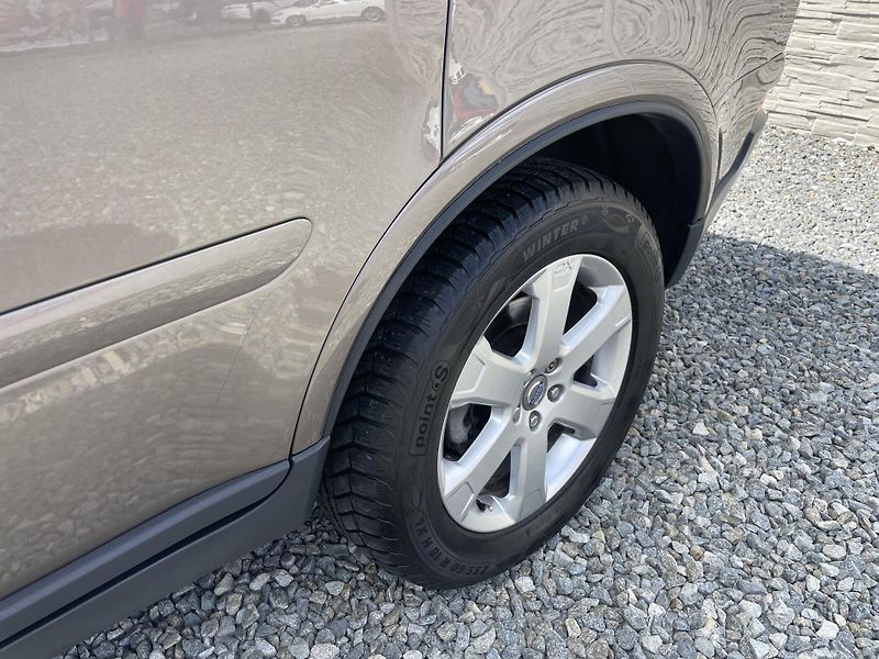 Volvo XC90 2.5TDi D5 200PS AWD R-DESIGN!! - fotka 35 z 180