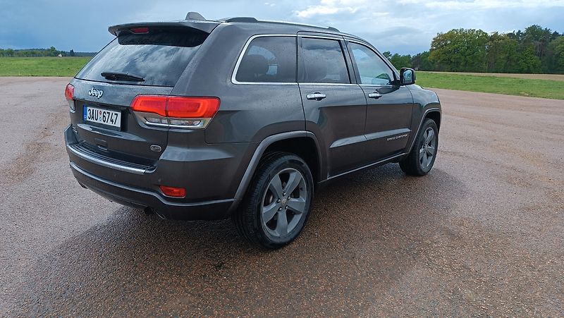 Jeep Grand Cherokee 3,0d Overland Nové v ČR - fotka 4 z 52