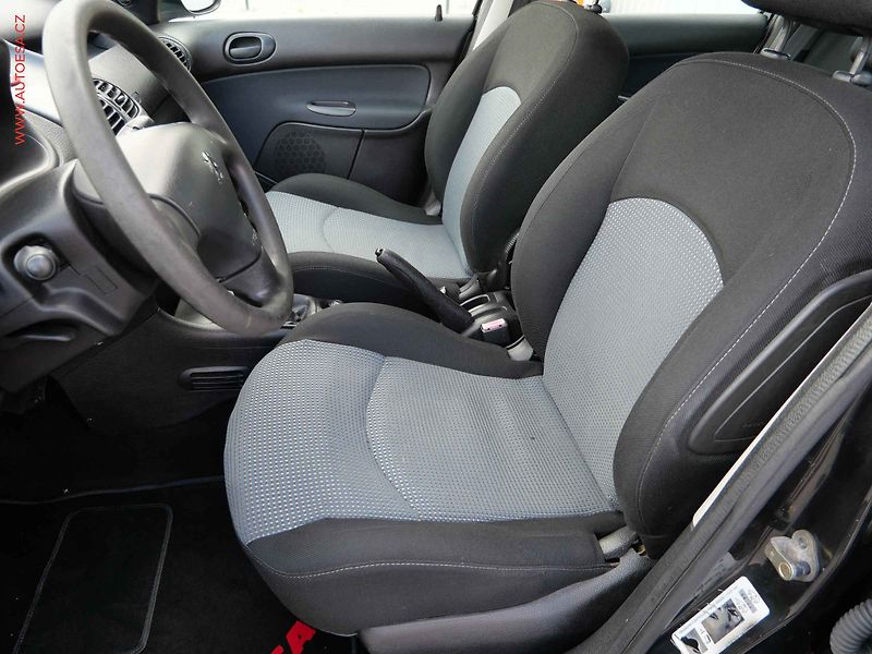 Peugeot 206 (2004) 1.4HDi, X-Line, AC - fotka 9 z 16