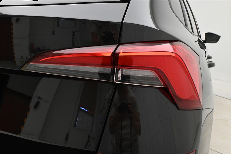 Škoda Kamiq 1,0 TSI 81kW MONTE CARLO Záruk - fotka 24 z 25