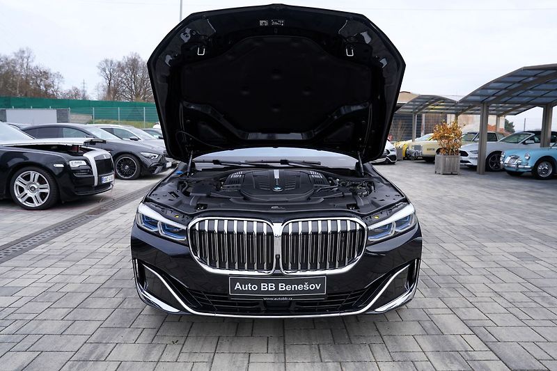 BMW Ostatní M760Li xDrive/6.6i/V12/590PS - fotka 9 z 47