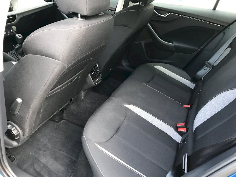 Škoda Kamiq (2025) SELECTION 1,0 TSI - fotka 17 z 25