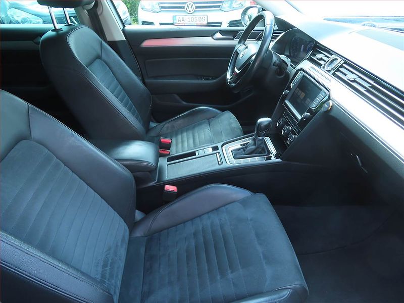 Volkswagen Passat (2016) 2.0 TDI, Automat, Kůže, Navi - fotka 9 z 21
