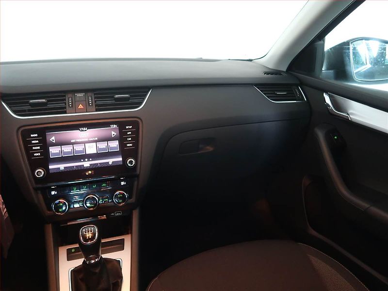Škoda Octavia (2019) Ambition 1.6 TDI, Serv.kniha - fotka 8 z 14