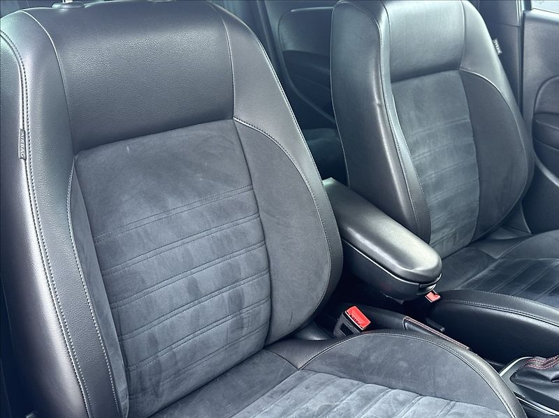 Volkswagen Polo 1,8 TSI 192PS  GTI DSG - fotka 17 z 51