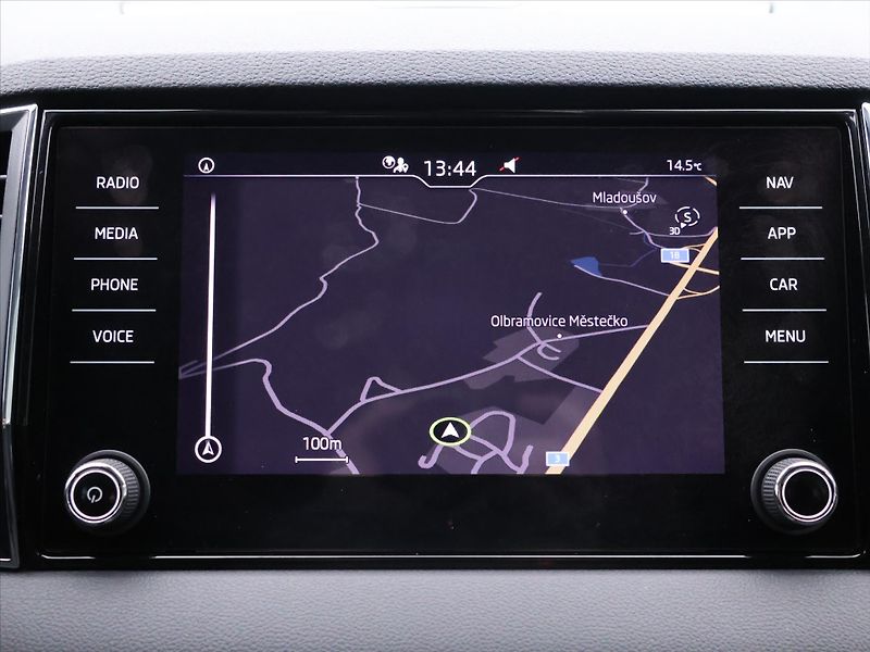 Škoda Karoq 2,0 TDI DSG DPH Ambition - fotka 26 z 38