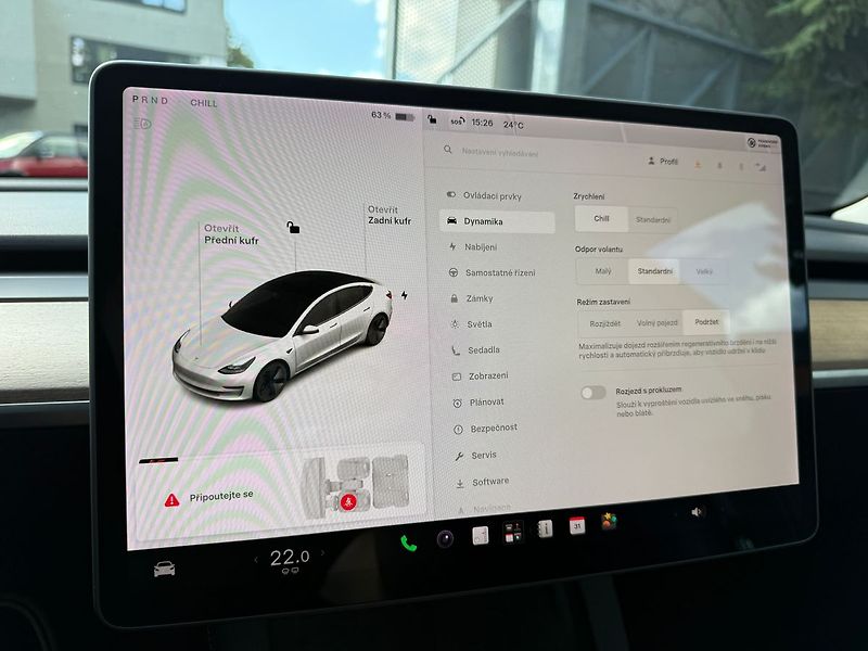 Tesla Model 3 Long Range AWD - fotka 18 z 38