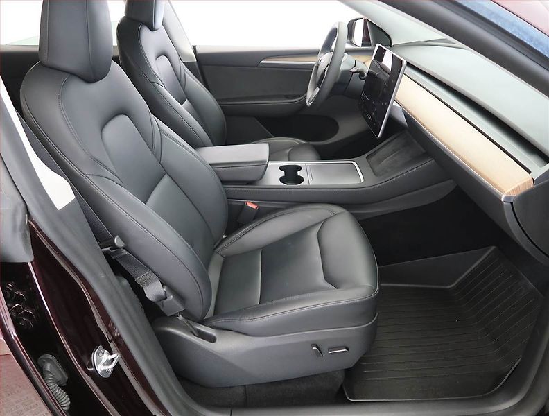 Tesla Model Y (2023) Long Range AWD 79kWh, SoH 94% - fotka 9 z 33