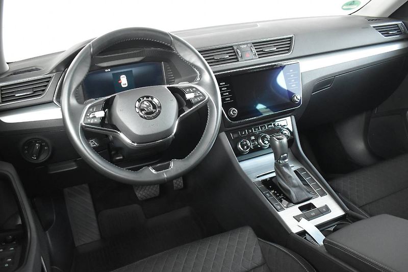 Škoda Superb (2023) 2.0TDI 147kW DSG 4x4,tažné - fotka 14 z 25