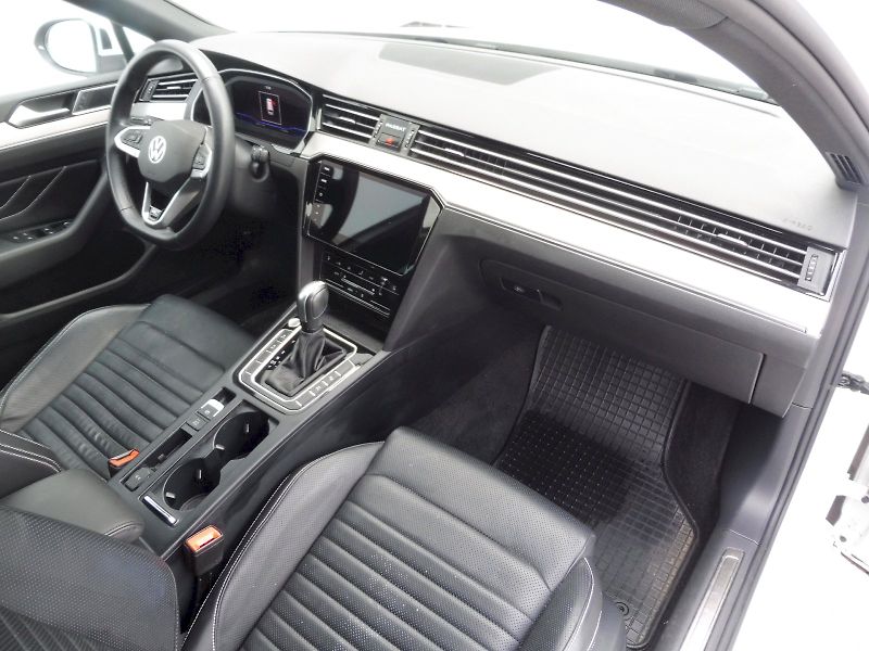 Volkswagen Passat (2022) Elegance 2,0 TDI 147kW DSG 4MO - fotka 8 z 30