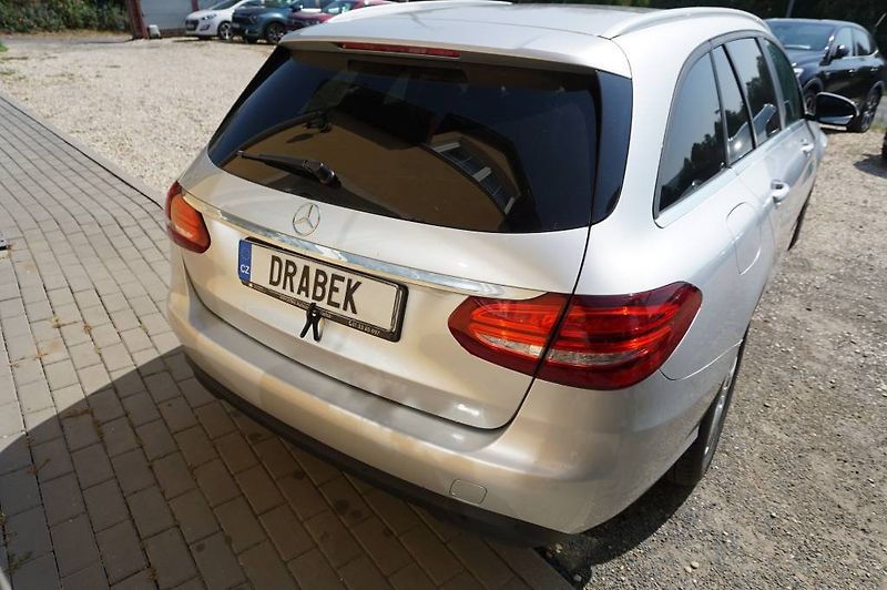 Mercedes-Benz Třídy C (2017) C220  4 MATIC - fotka 6 z 48