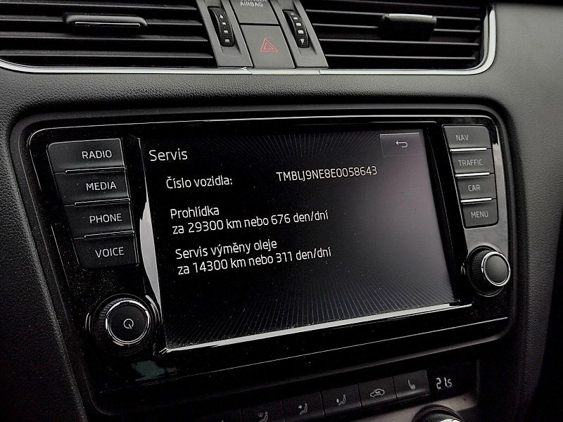 Škoda Octavia (2013) Combi Elegance plus 2,0 Tdi 11 - fotka 14 z 37