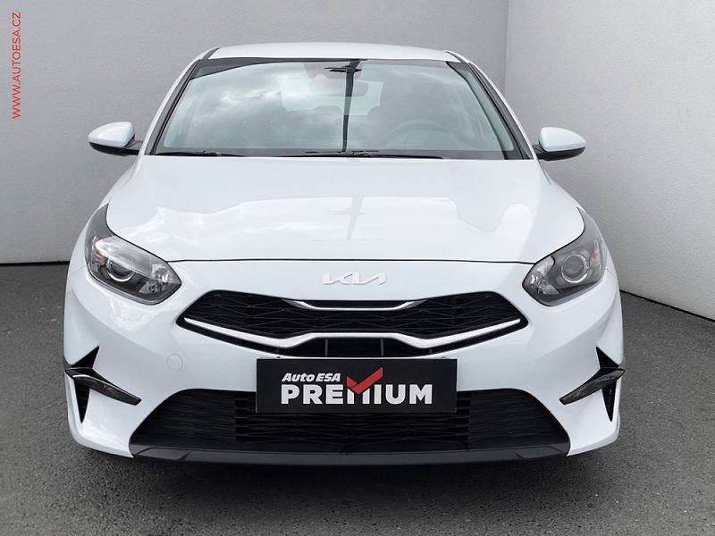 Kia Ceed (2022) 1.5 T-GDi, ČR, +pneu - fotka 2 z 3