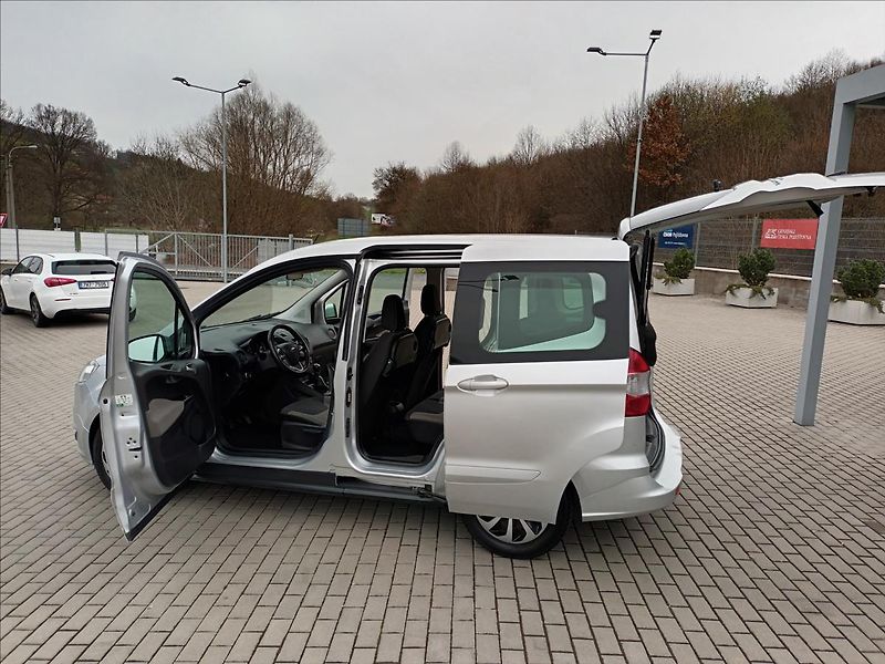 Ford Tourneo Courier 1,5 TDCI,ČR,SERVISKA,ROZVODY - fotka 10 z 37