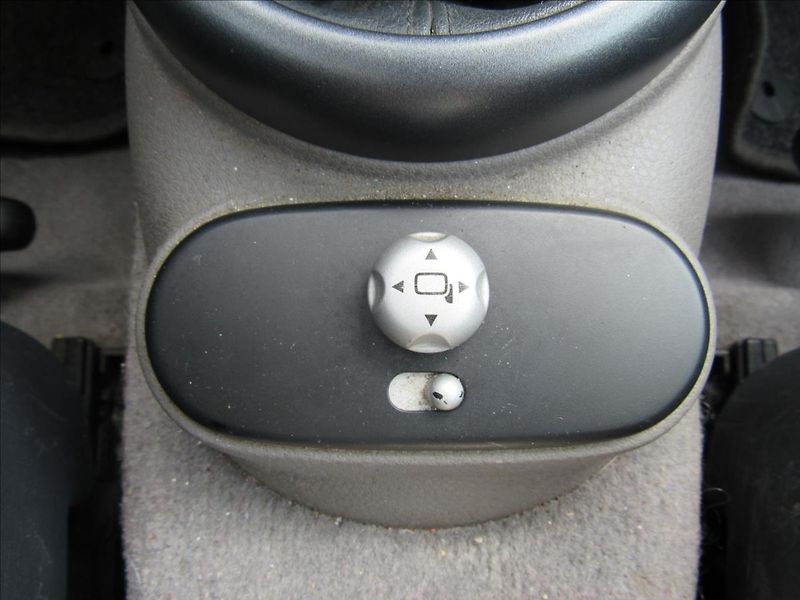 Mini One 1,6 i 66KW - fotka 17 z 24